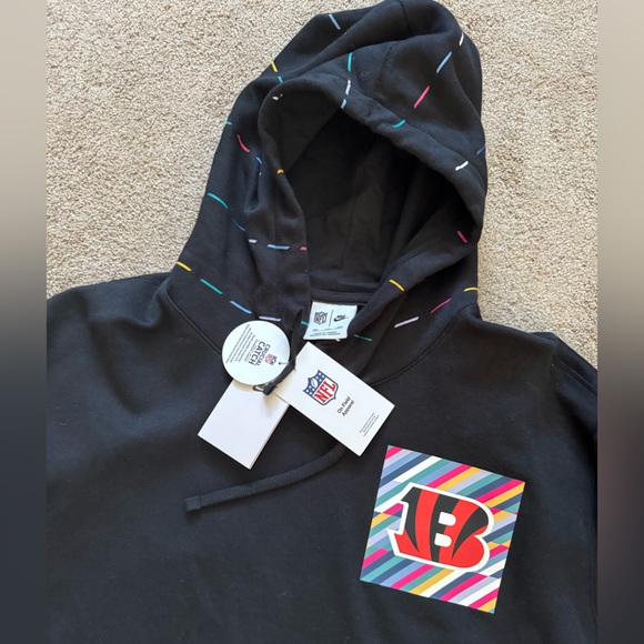CINCINNATI BENGALS CRUCIAL CATCH HOODIE. (NWT) - Picture 3 of 8